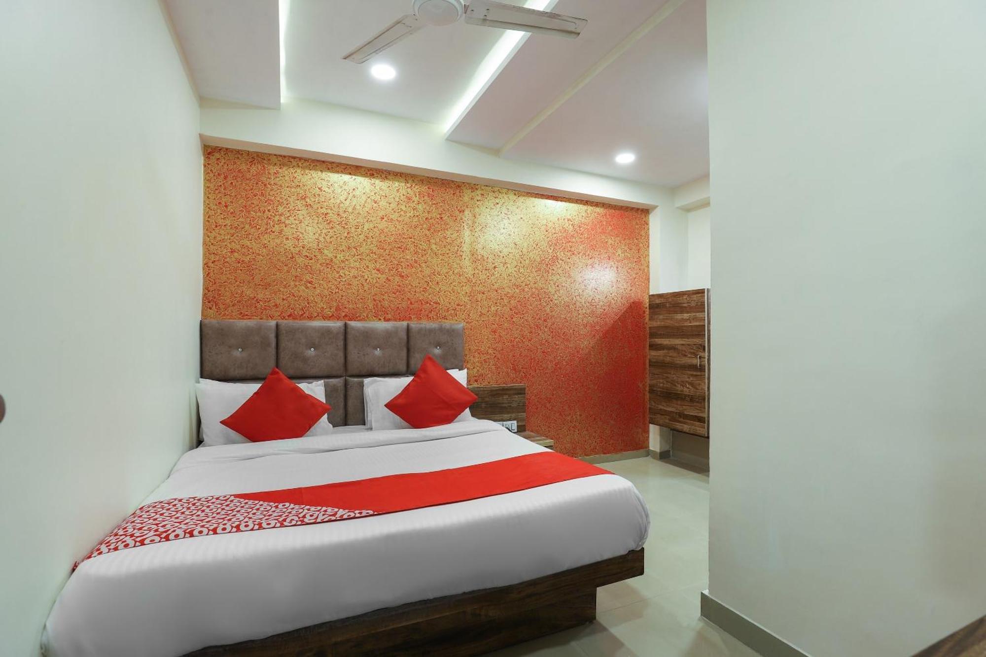 Hotel O Dream Stay Sarkhej Exteriör bild