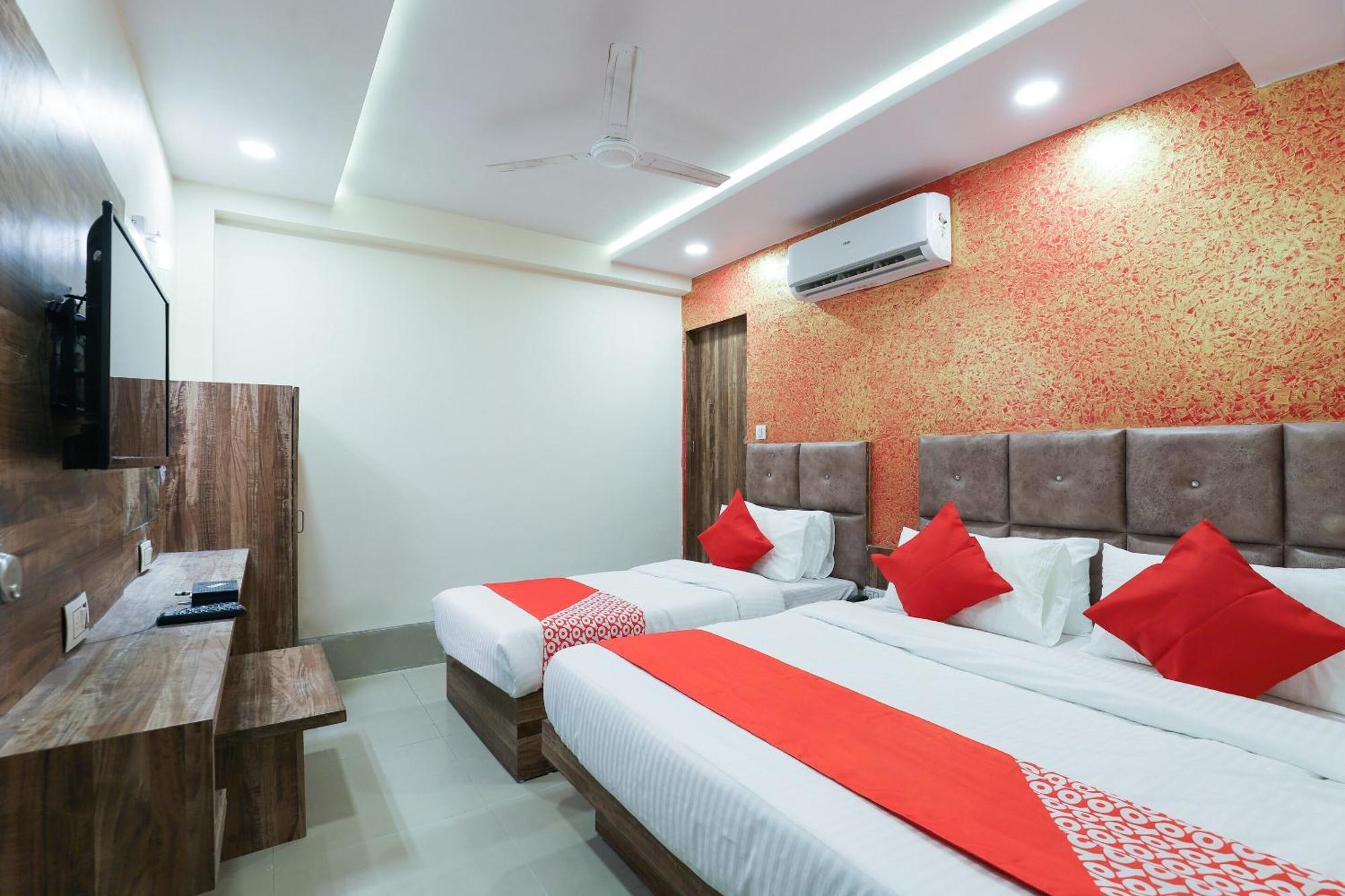 Hotel O Dream Stay Sarkhej Exteriör bild