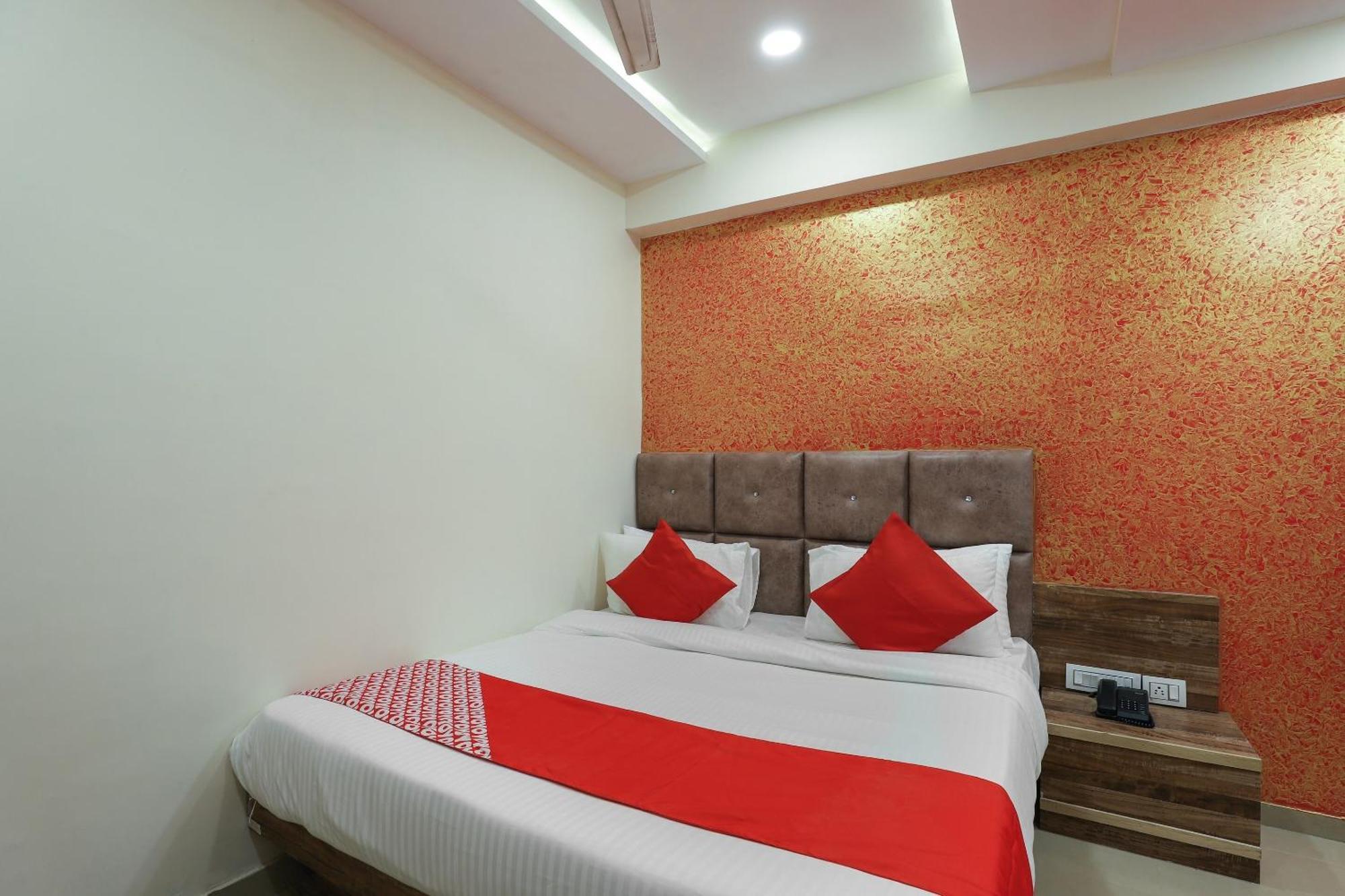 Hotel O Dream Stay Sarkhej Exteriör bild