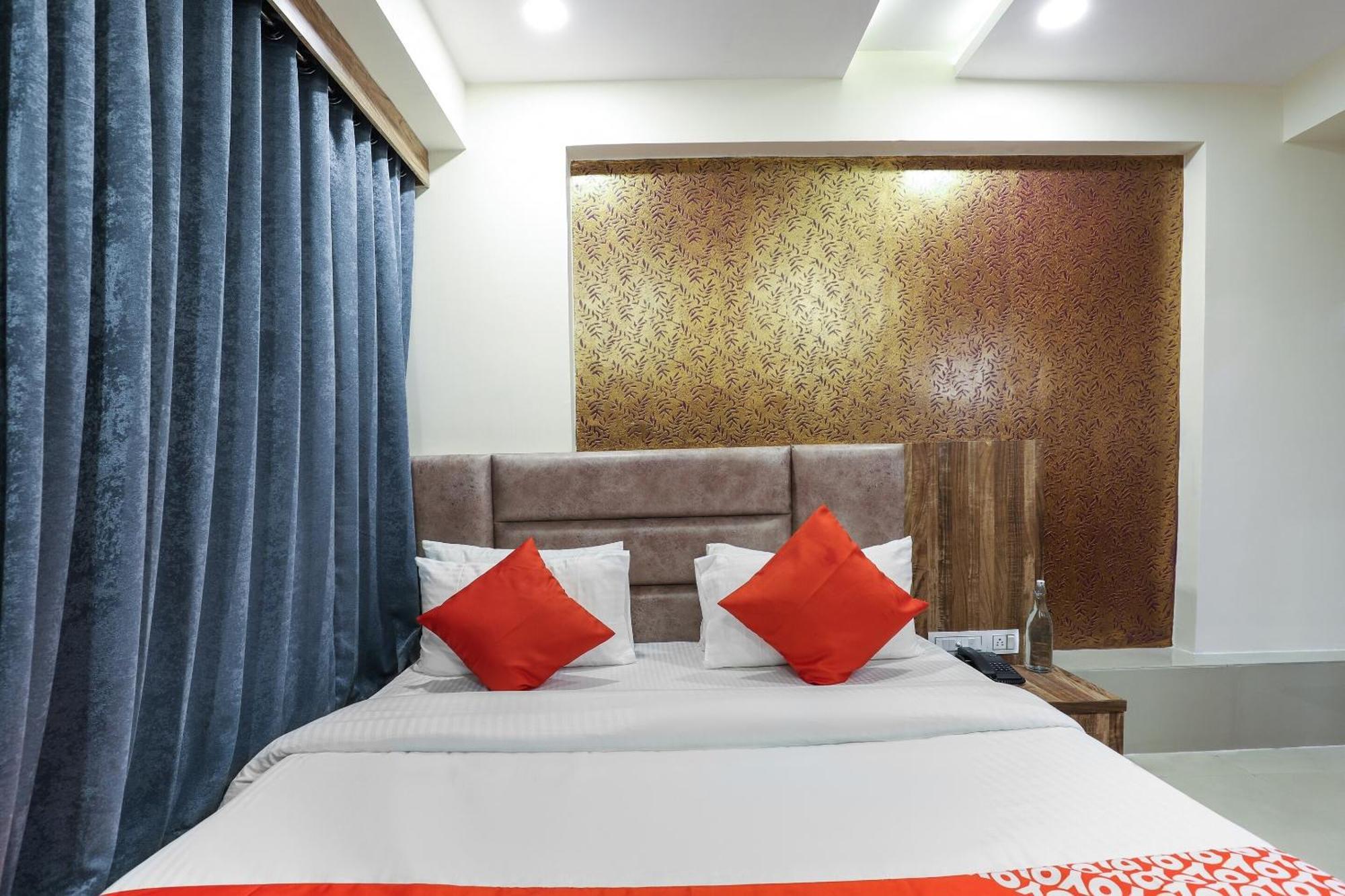 Hotel O Dream Stay Sarkhej Exteriör bild