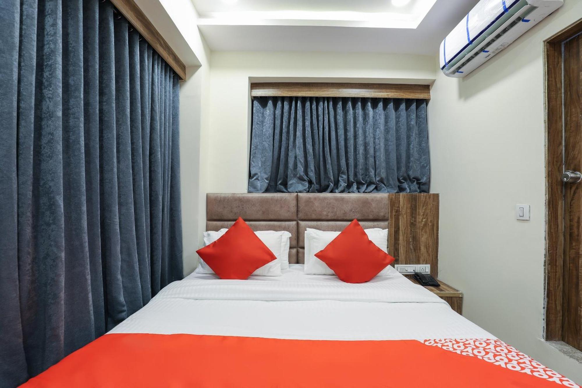 Hotel O Dream Stay Sarkhej Exteriör bild